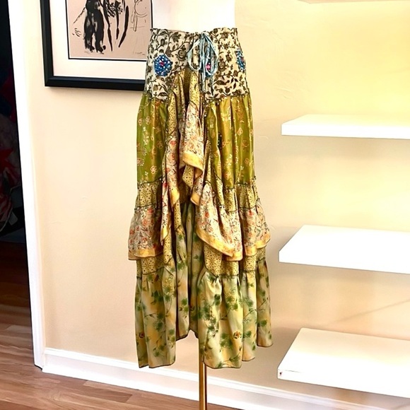 VTG Nusantara,SILK,Belly Dance,Frill Skirt Boho,Beach,Gypsy Hippie,Tiered,Size M - Picture 1 of 13